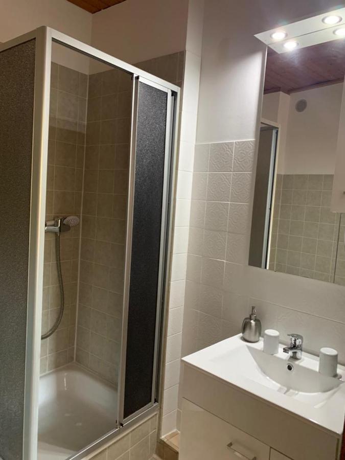 Hotelzimmer Im Alten Reihenhaus Auf Der Stadtmauer Bacharach Exterior foto